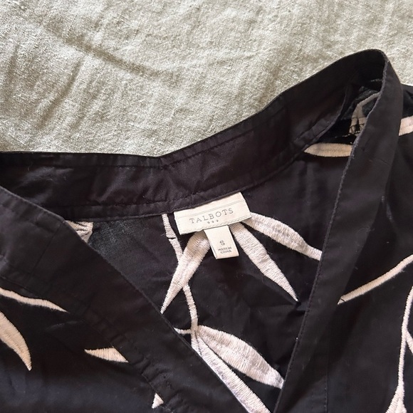 Talbots Tops - Talbots Black and White Leaf Pattern Tunic